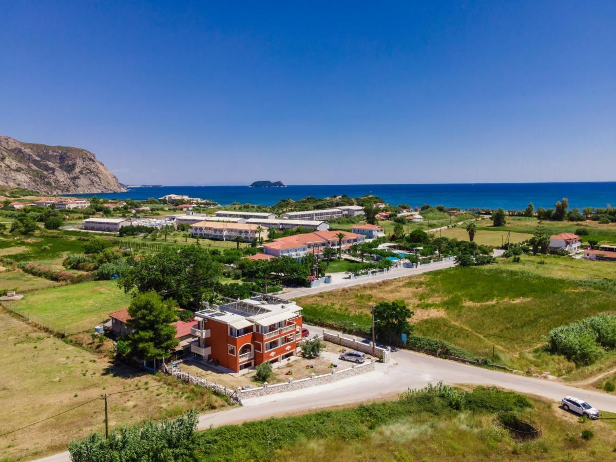 Avyssos Residents Aparthotel Kalamaki  Exterior photo