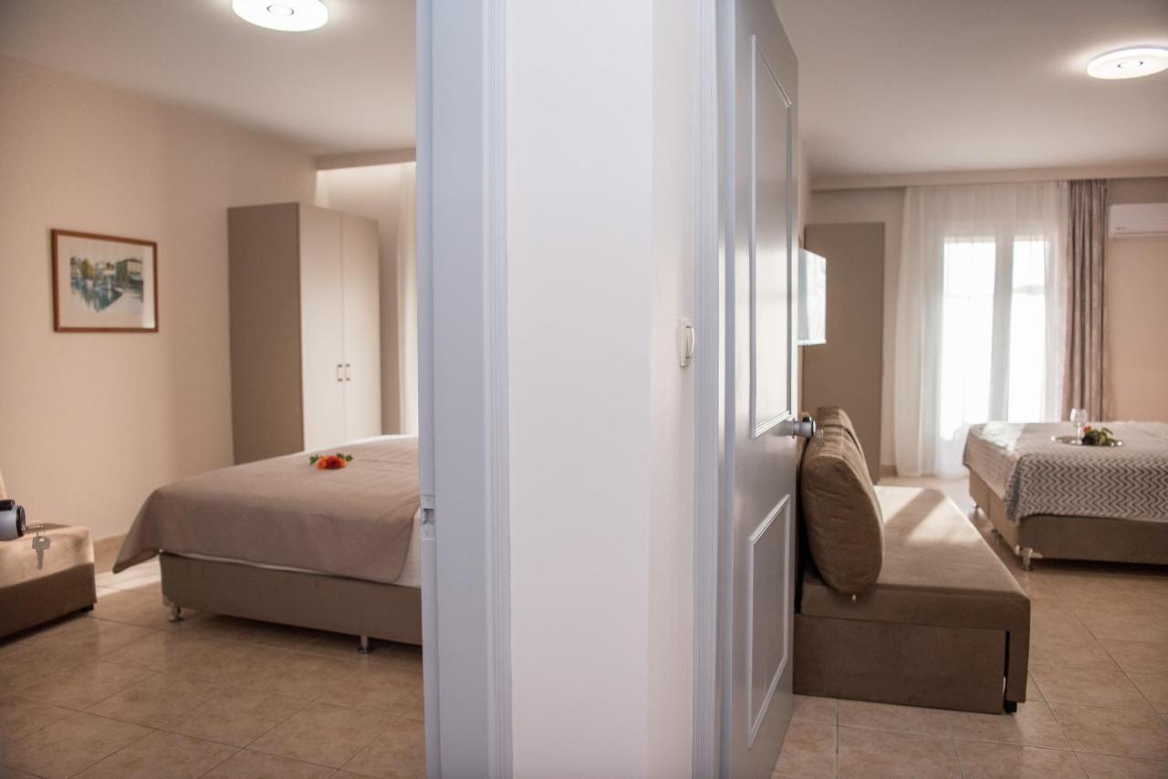 Avyssos Residents Aparthotel Kalamaki  Exterior photo