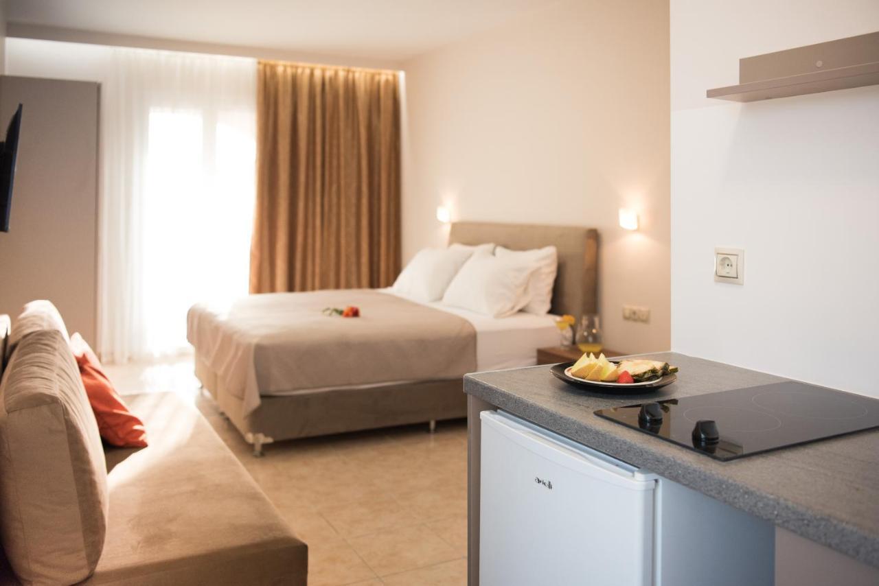 Avyssos Residents Aparthotel Kalamaki  Exterior photo